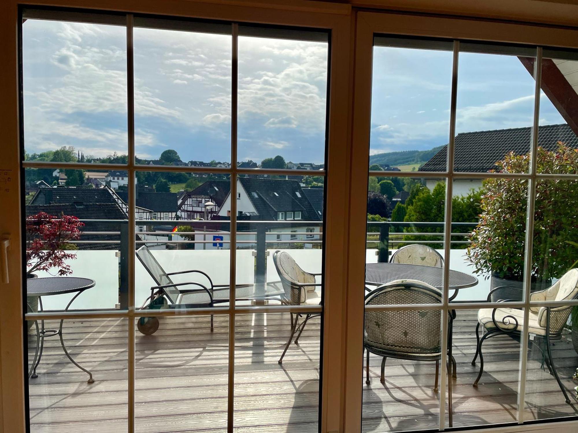 Moderne Ferienwohnung Mit Sonnenbalkon In Fretter Finnentrop Exteriör bild