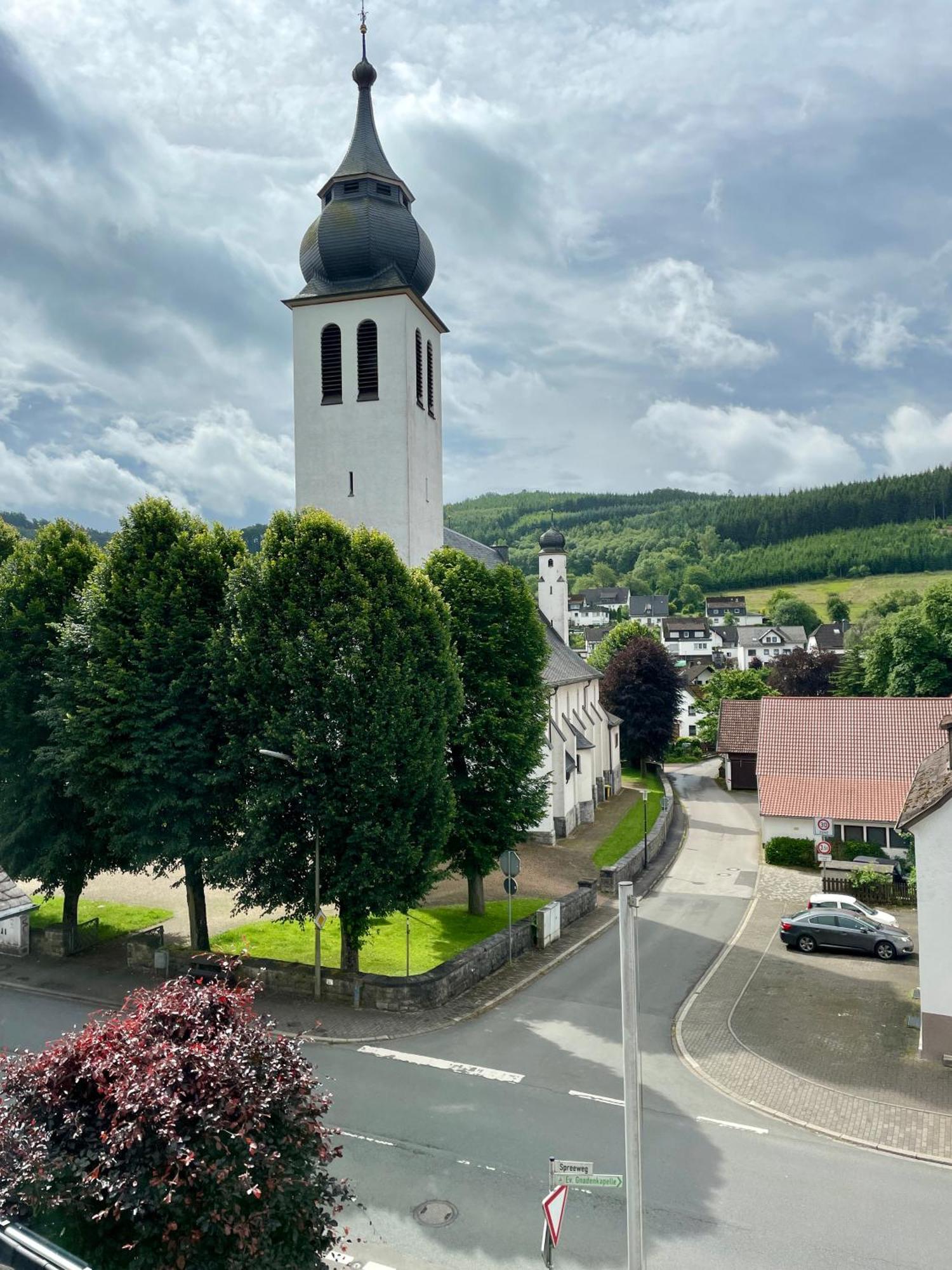 Moderne Ferienwohnung Mit Sonnenbalkon In Fretter Finnentrop Exteriör bild